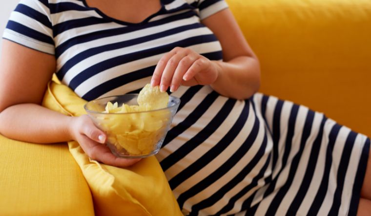 Bà bầu bị nghén mặn có nguy hiểm không? Nên ăn bao nhiêu muối 1 ngày?