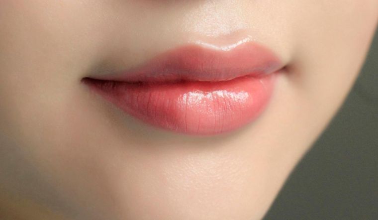 Cách làm son dưỡng môi từ quả cherry tại nhà đơn giản và màu đẹp