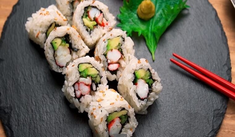 Công thức làm sushi thanh cua bơ dẻo ai ăn cũng thích