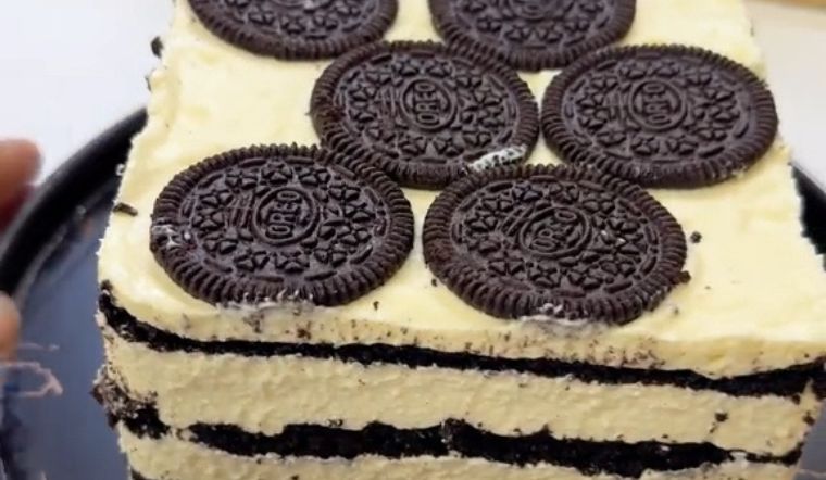 Mách bạn cách làm bánh kem Oreo béo ngậy với 3 nguyên liệu đơn giản