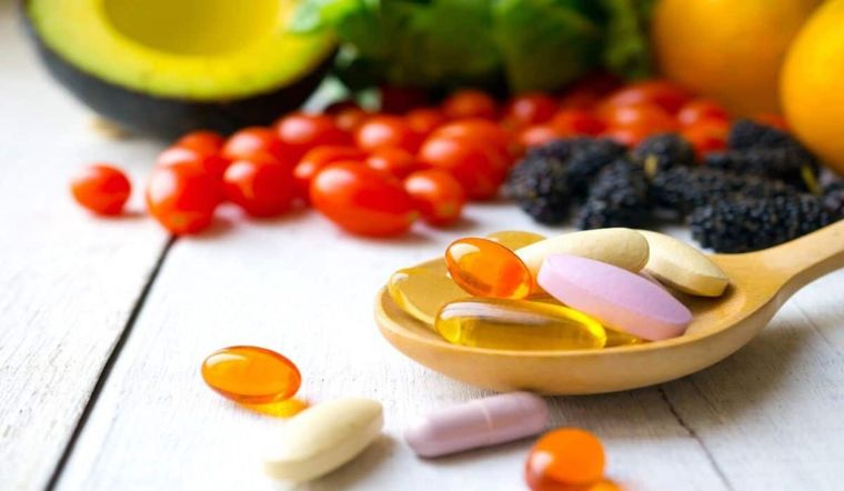Mẹo ủ tóc suôn mượt với vitamin B5 và những nguyên liệu quen thuộc tại nhà