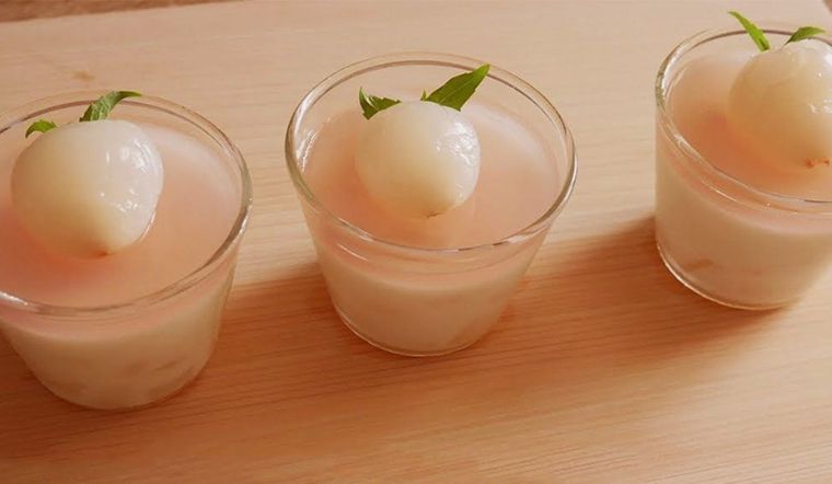 Công thức làm panna cotta vải thơm, béo không cần whipping cream