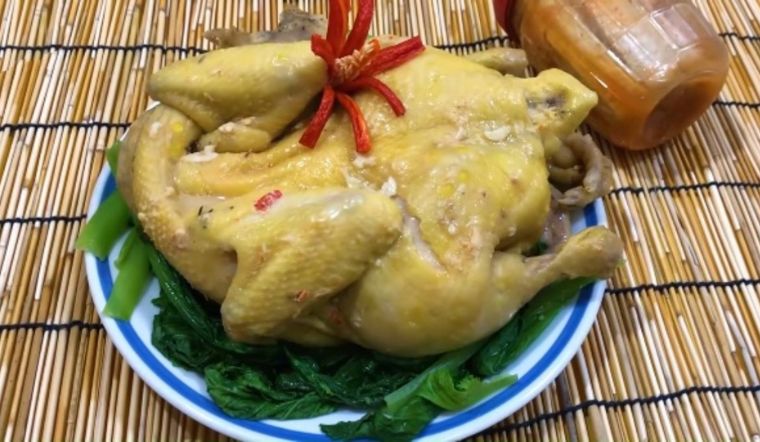 Vào bếp làm gà hấp chao thơm ngon, lạ miệng chiêu đãi cả nhà