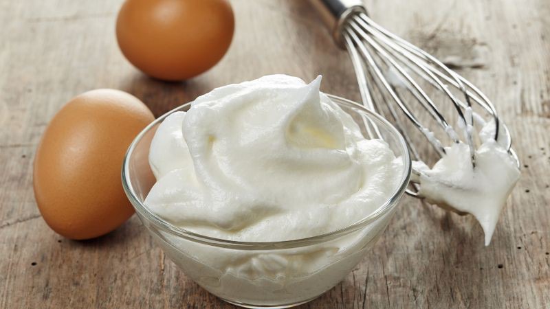 Làm hồng cô bé bằng lòng trắng trứng