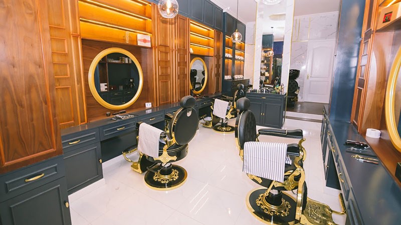  Augustus Barbershop
