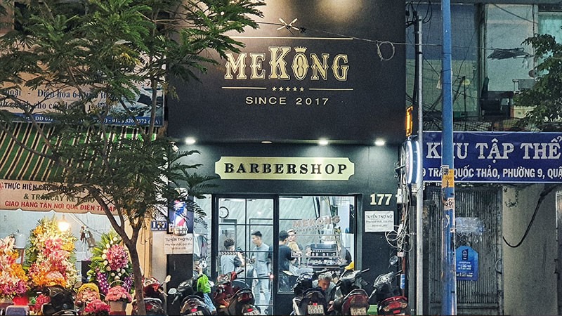  Phía trước Mekong Barbershop