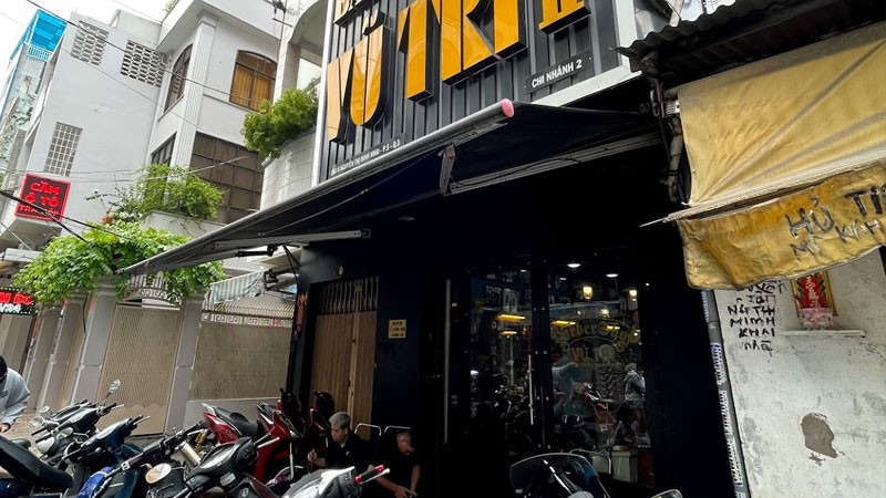 Bên ngoài Barber Shop Vũ Trí