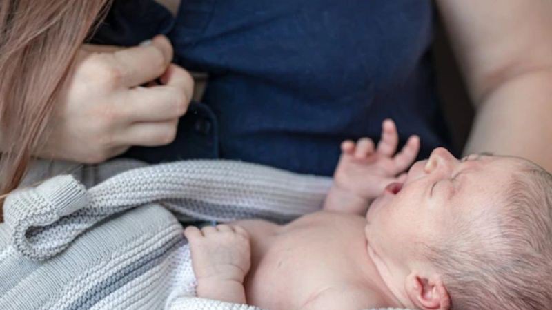 Bé nhạy cảm với thực phẩm khác sữa mẹ
