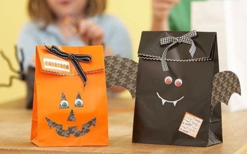 Tự làm túi đựng quà Halloween
