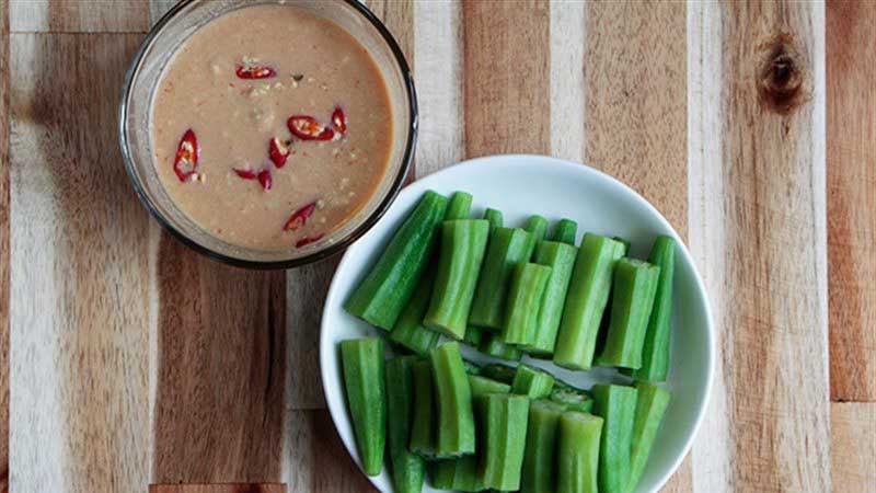 Đậu bắp chấm chao