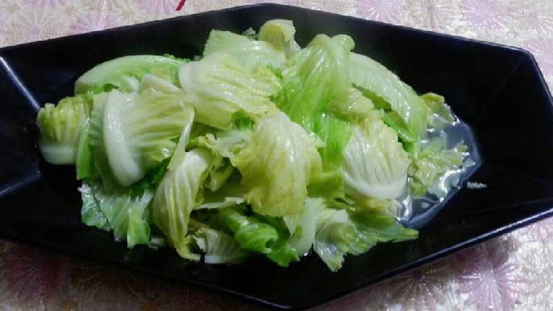 Dưa leo và cà chua tươi