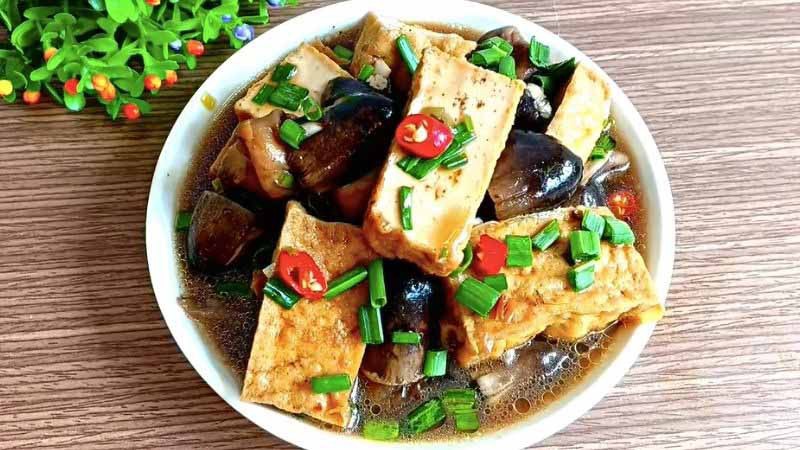 Đậu và nấm kho nước tương
