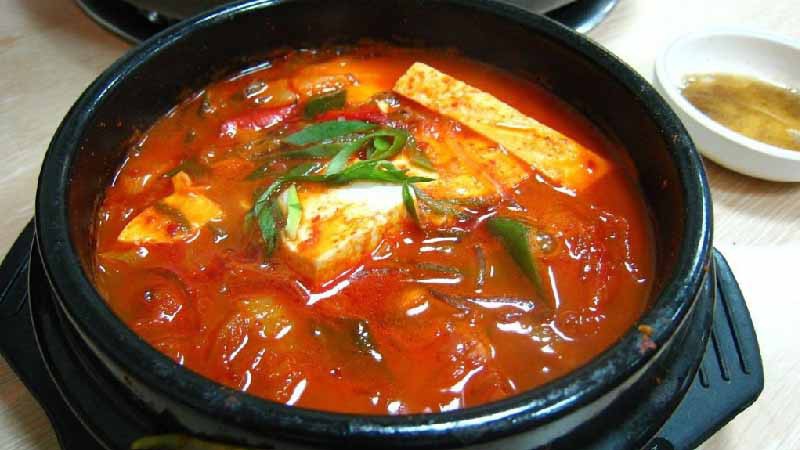 Canh kim chi chay