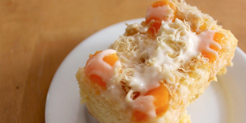 Bánh bông lan trứng muối