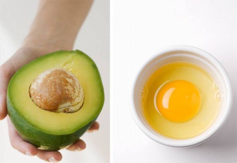 Ủ tóc bằng trứng gà với bơ