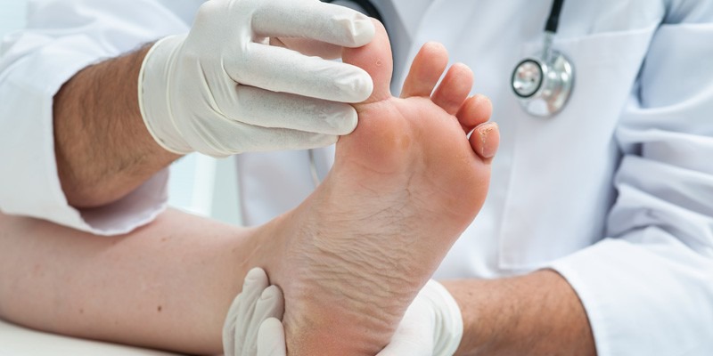 Hãy thực hiện châm cứu, bấm huyệt ở người có chuyên môn và uy tín