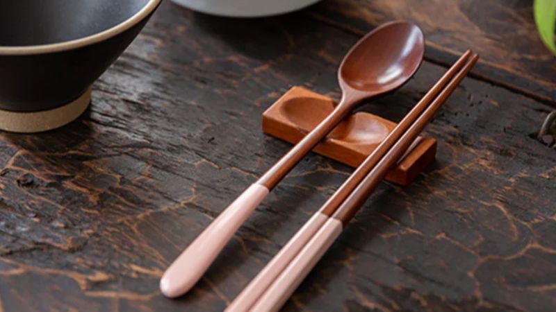 Không làm trầy xước dụng cụ khác