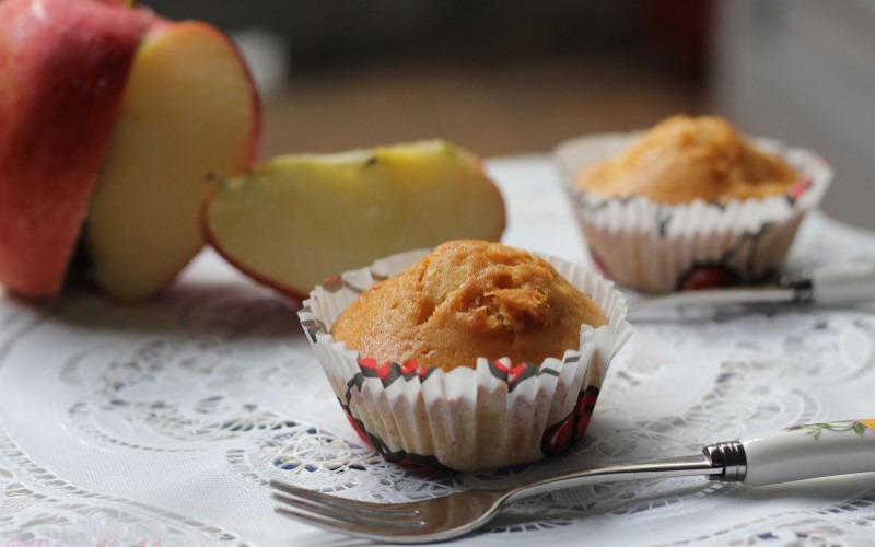 Bánh muffin táo từ bột mì nguyên cám