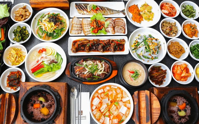 Thức ăn đã nấu chín để ở ngoài được trong 2 giờ