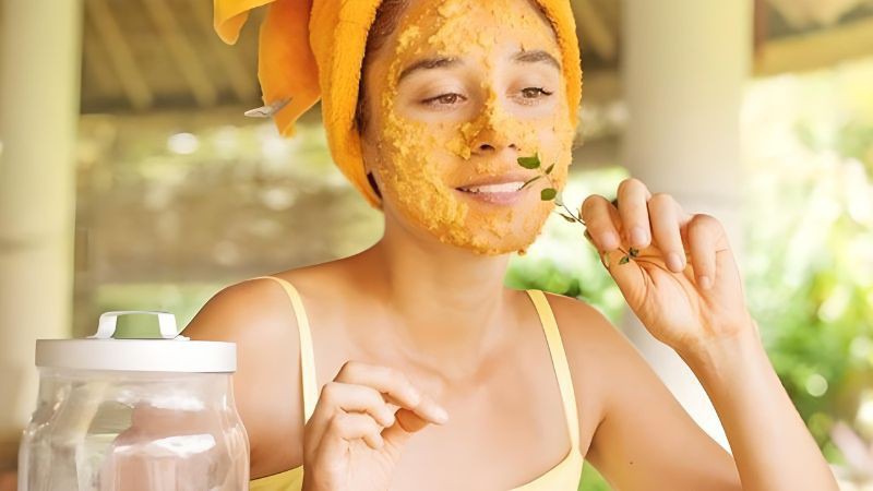 Công dụng làm trắng răng của bột nghệ