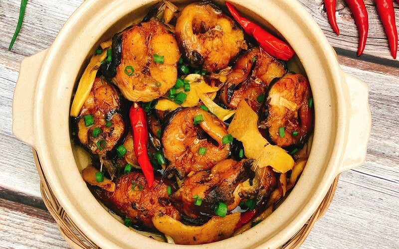 Cá nhám kho gừng