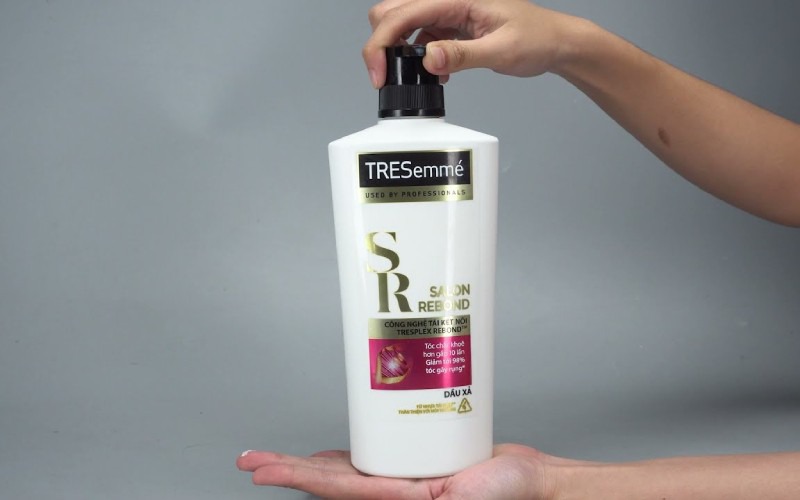 Dầu xả TRESemmé ngăn ngừa tóc gãy rụng