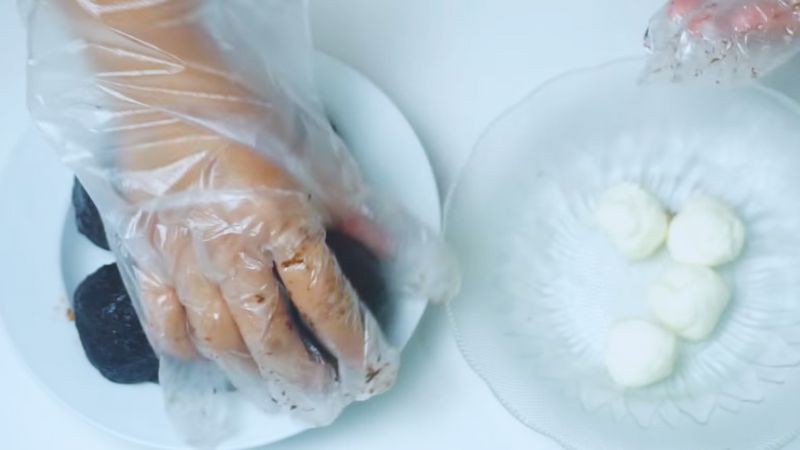 Làm phần nhân bánh