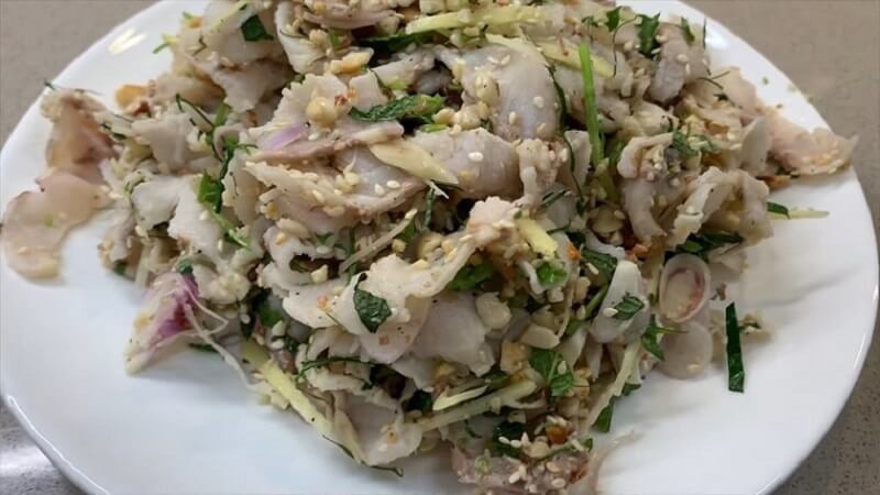 Món gỏi cá tầm hấp dẫn