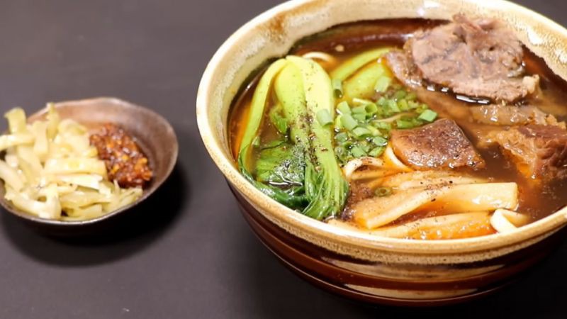 Cách làm mì bò Đài Loan thơm nồng, ngon ngọt như ngoài hàng