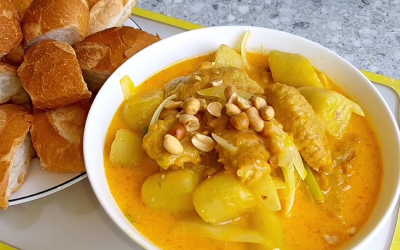 cà ri chuối xanh