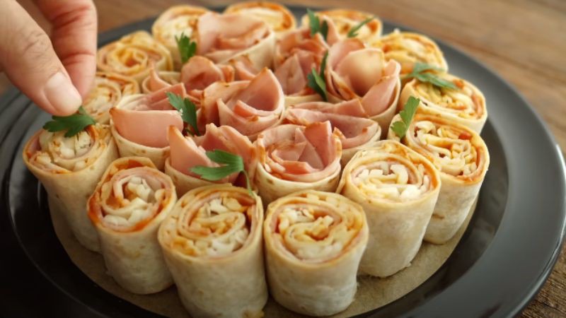 Cách làm Pizza Tortilla hình bông hoa siêu cấp đáng yêu, thơm ngon khó cưỡng