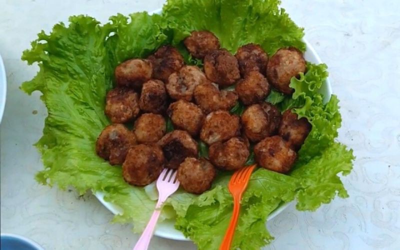 Chôm chôm chiên giòn