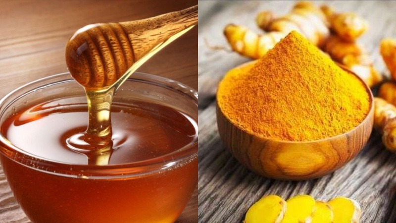 Mặt nạ mật ong và nghệ