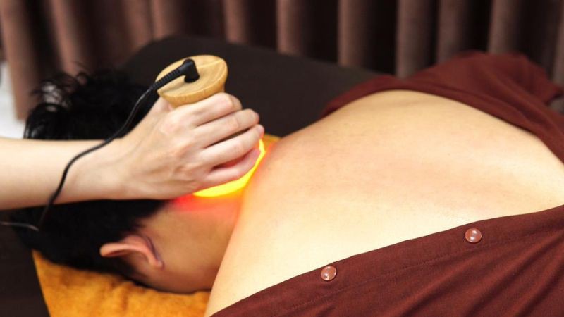 Massage đá nóng