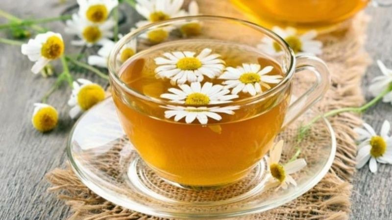 Dưỡng móng tay bằng trà thảo dược