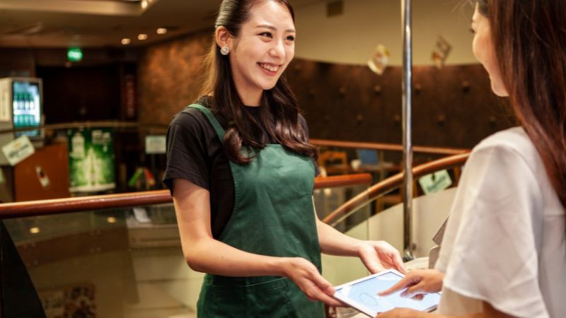Thái độ với người phục vụ