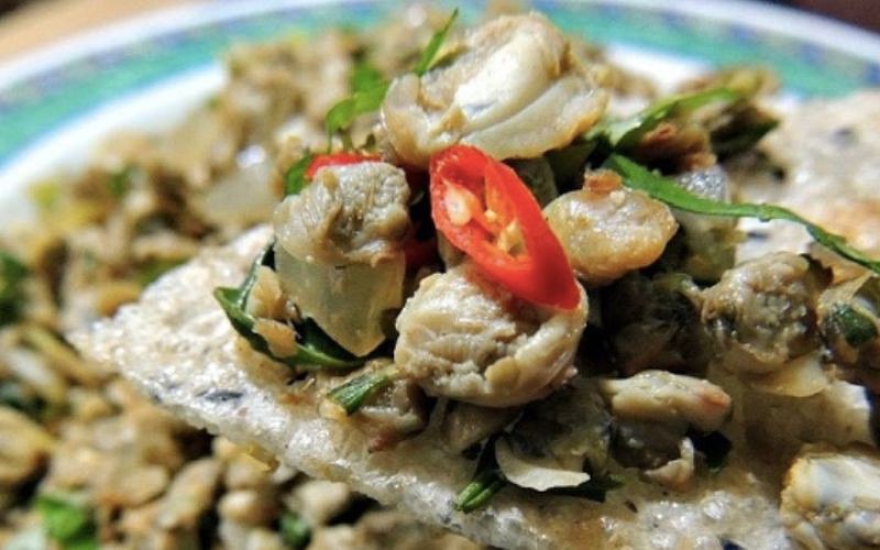 Hến xào rau răm