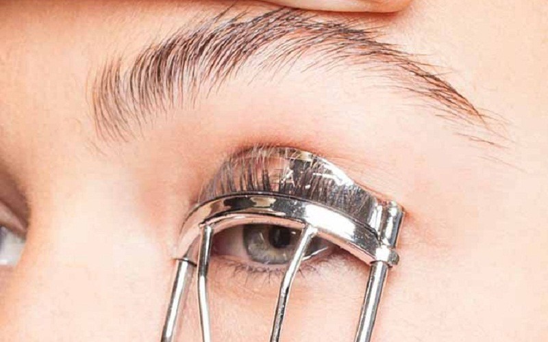 Kẹp từ chân đến đầu lông mi