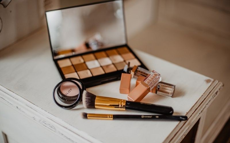 Các dụng cụ trang điểm cần chuẩn bị
