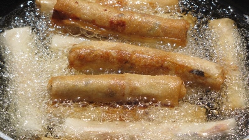 Chế biến nem ốc mít