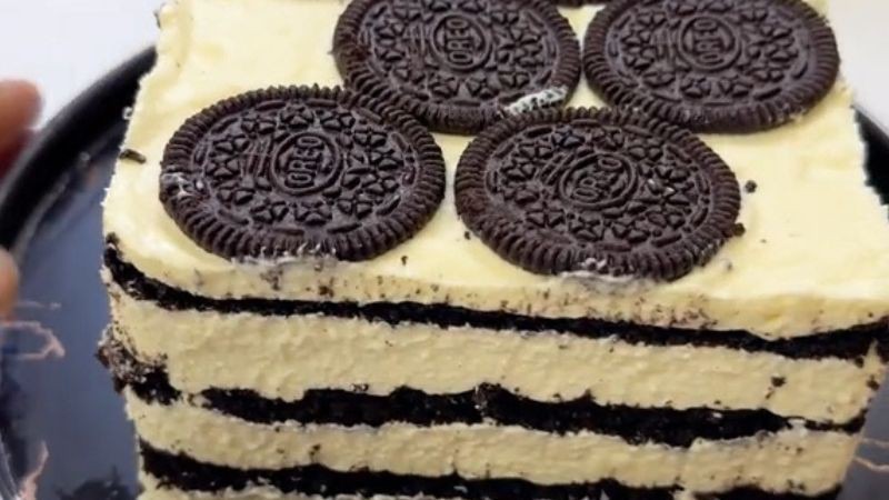 Mách bạn cách làm bánh kem Oreo béo ngậy với 3 nguyên liệu đơn giản