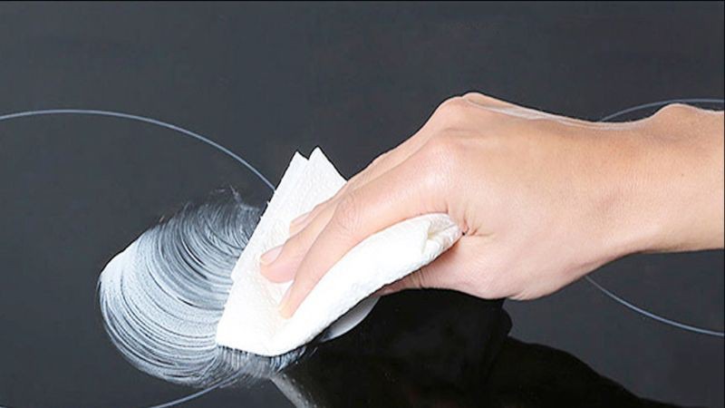 Bếp từ nên được vệ sinh thường xuyên