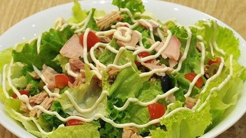 Xà lách trộn sốt mayonnaise