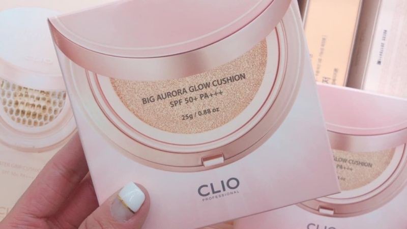 Chất phấn của Clio Big Aura Cushion thích hợp với nhiều loại da.