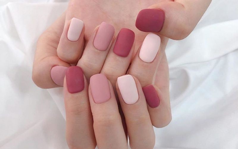 Mẫu nail hồng phối màu đỏ