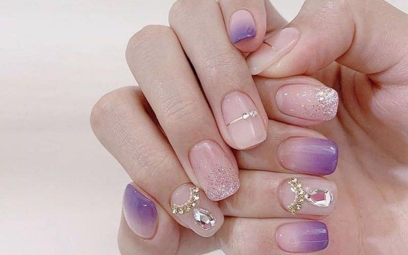 Mẫu nail màu hồng cá tính phối tím