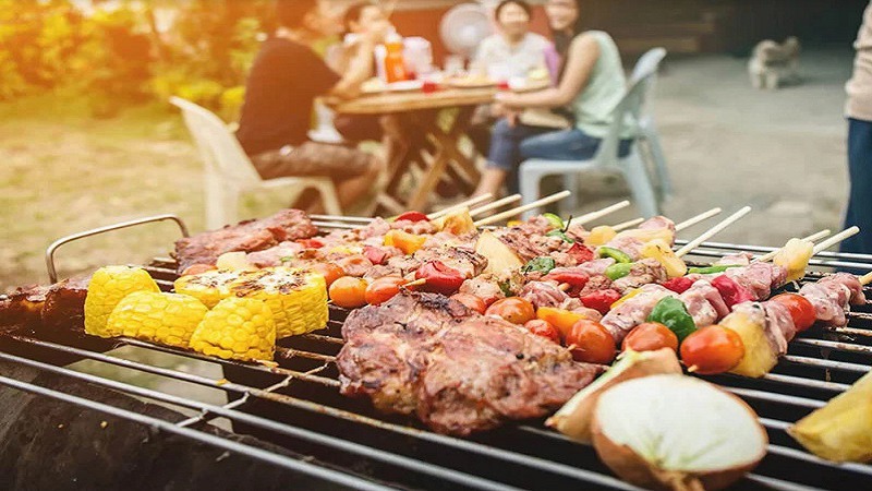 Tiệc BBQ nướng ngoài trời