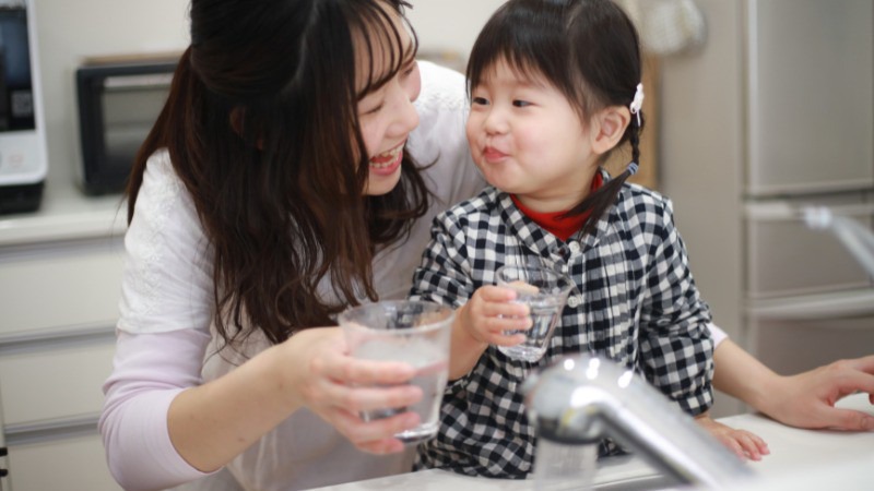 Thời điểm tốt nhất cho trẻ uống mật ong trong ngày