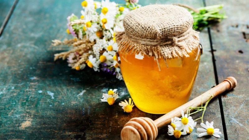 Lưu ý khi cho trẻ em uống mật ong sáng sớm