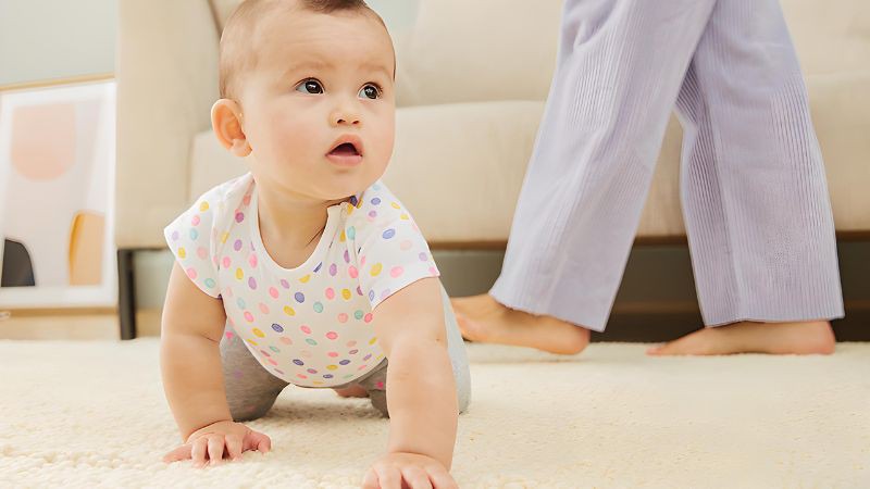 Rèn luyện thể chất, vận động thường xuyên là cách giúp bé học bò hiệu quả